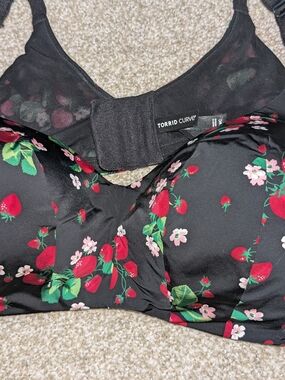 Torrid Wireless Strawberries Bra